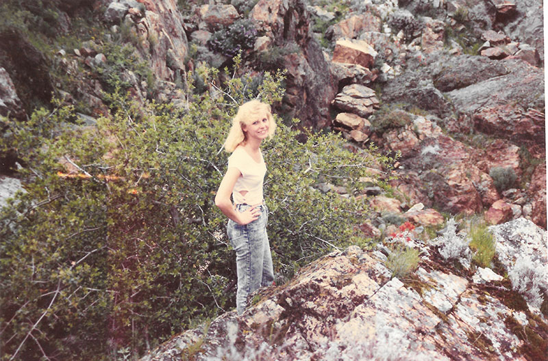 Dr Robyn Lynette - 06 teenage Robyn - Id Like to Thank The Cartel for Getting Me Out of the Cult Cover Only