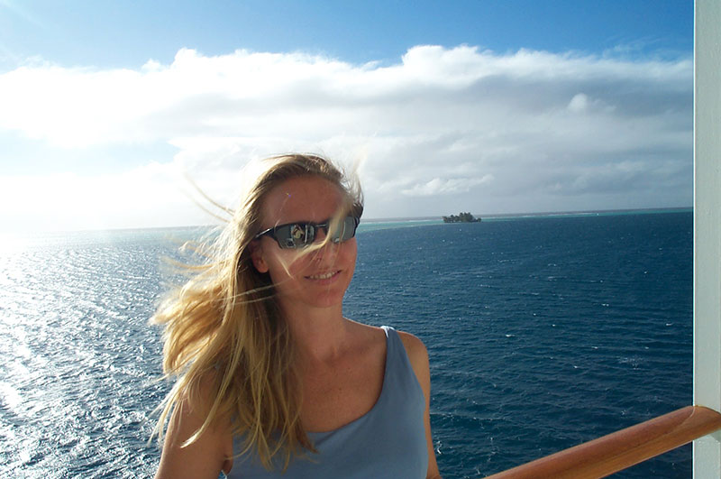 Dr Robyn Lynette - 06 teenage Robyn - Id Like to Thank The Cartel for Getting Me Out of the Cult Cover Only